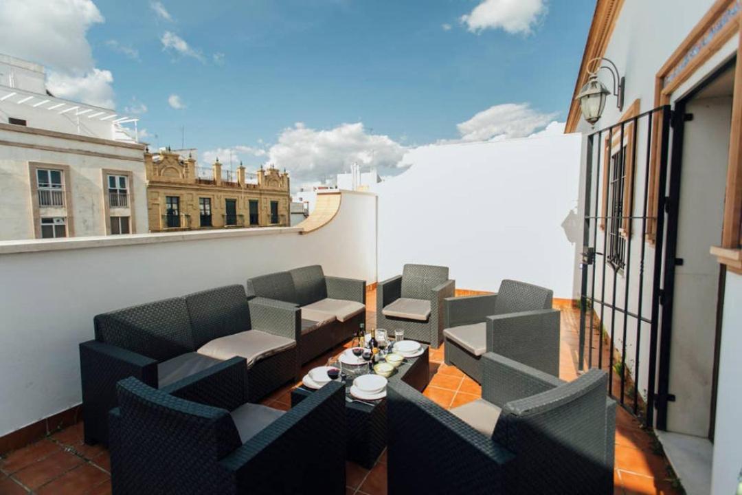 Duplex With Terrace- 5bd 3bth- Center Séville