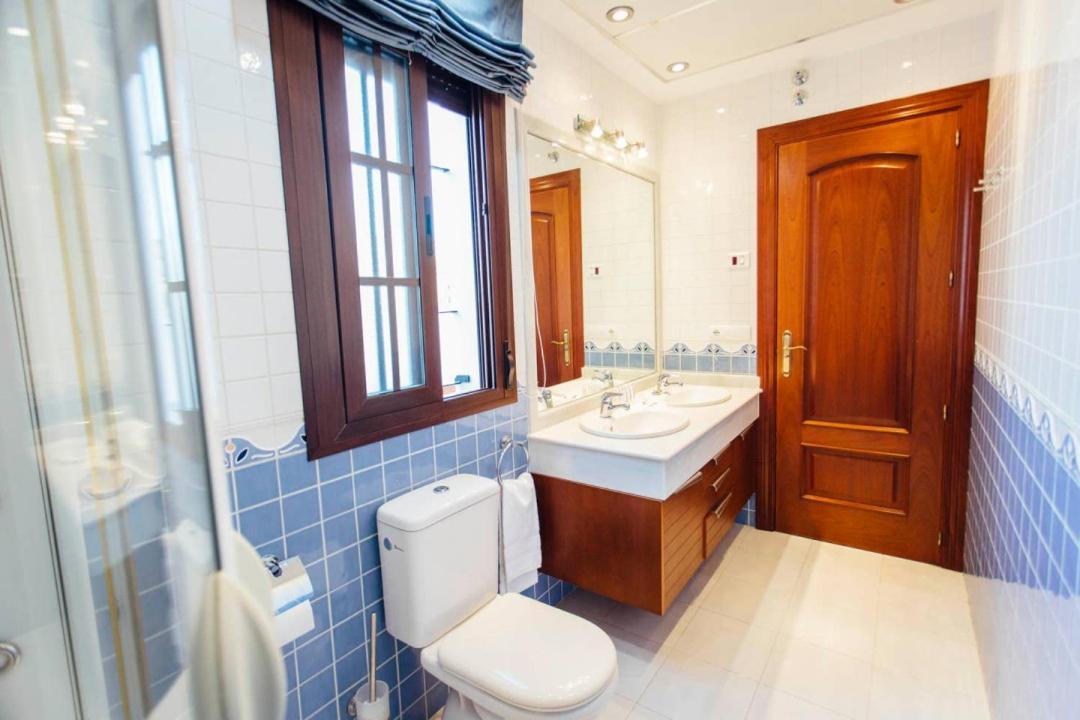Duplex With Terrace- 5bd 3bth- Center Appartement Séville